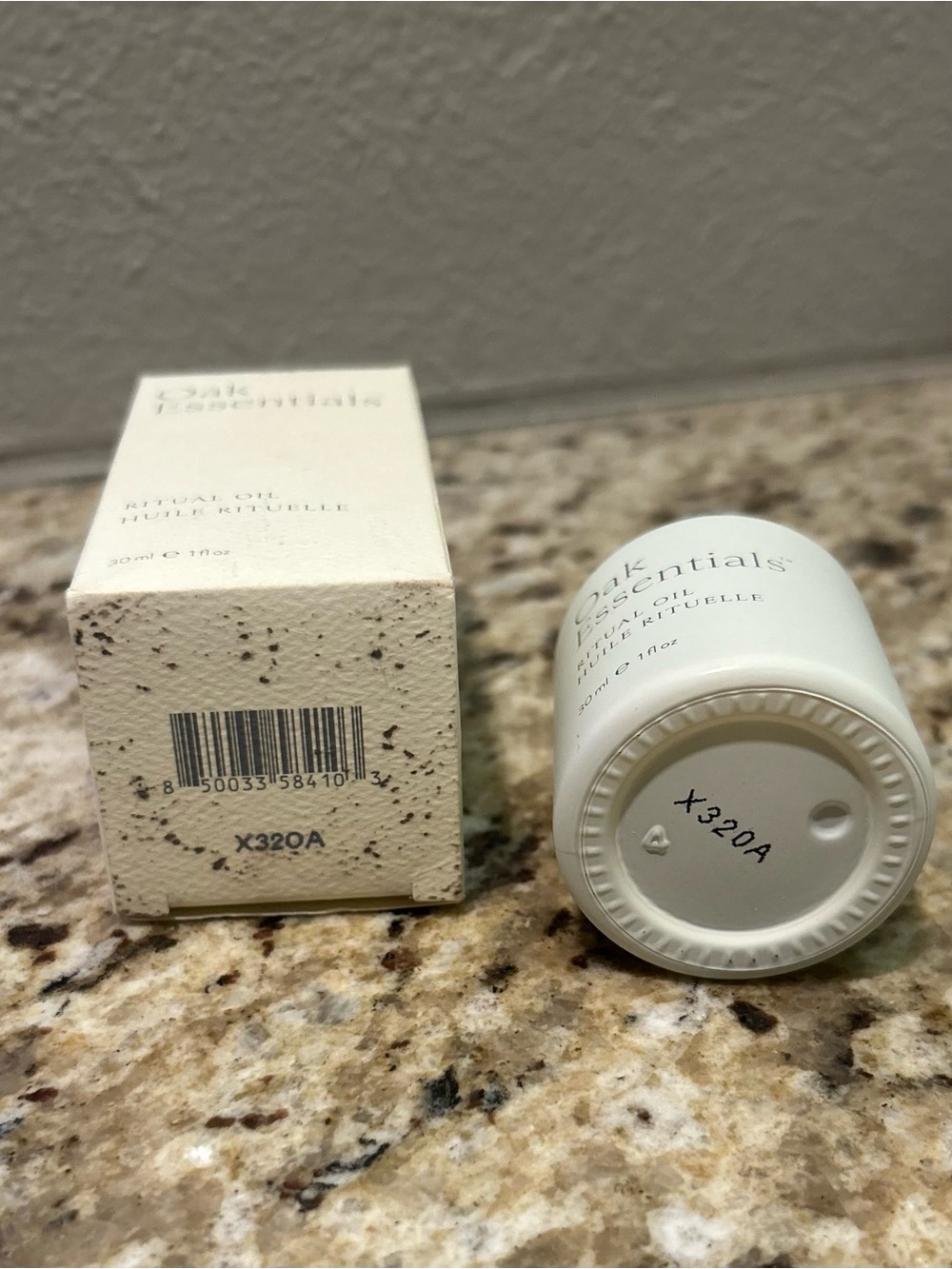 Oak Essentials Facial Ritual Oil - Picture 4 of 4